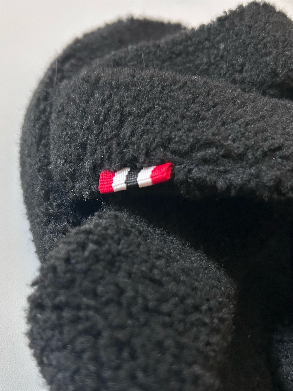 HUNTER - Black Fuzzy Strap Sandals - Size 10 - Picture 7 of 9